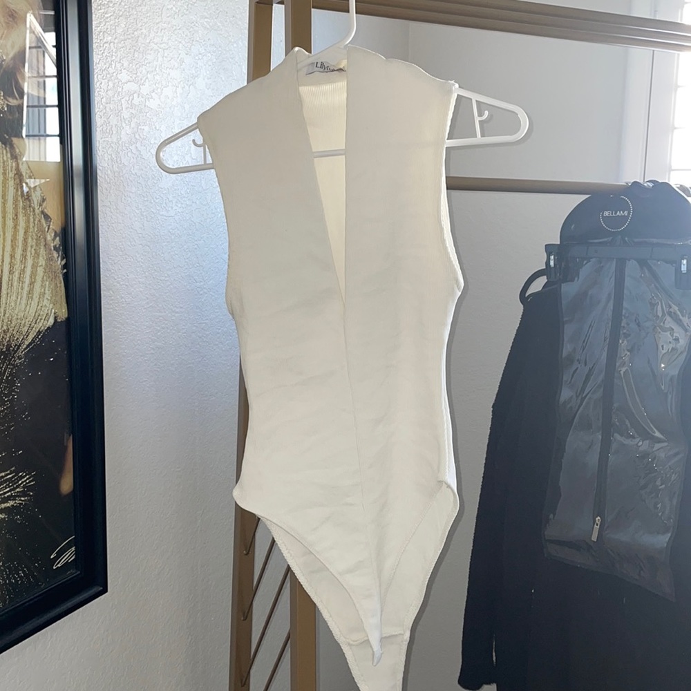 White lilyful body suit